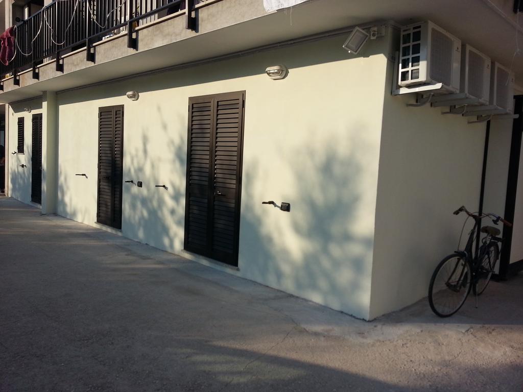 Il Girasole Formia Guesthouse Rooms Экстерьер фото