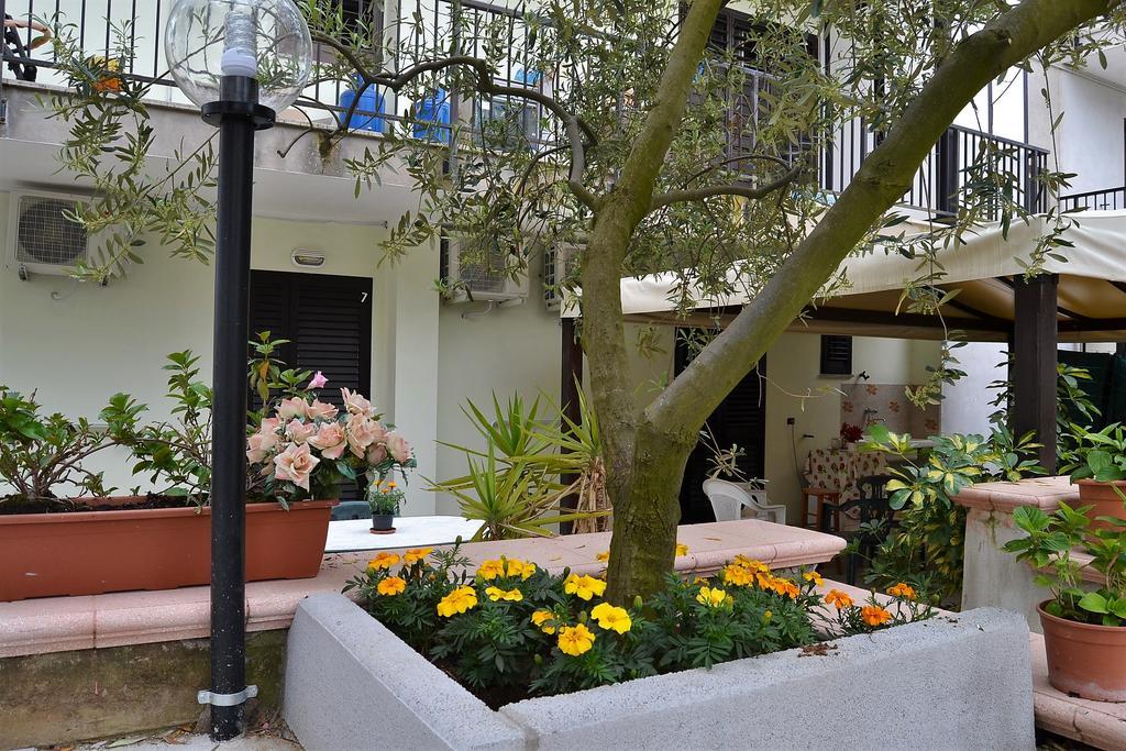 Il Girasole Formia Guesthouse Rooms Экстерьер фото